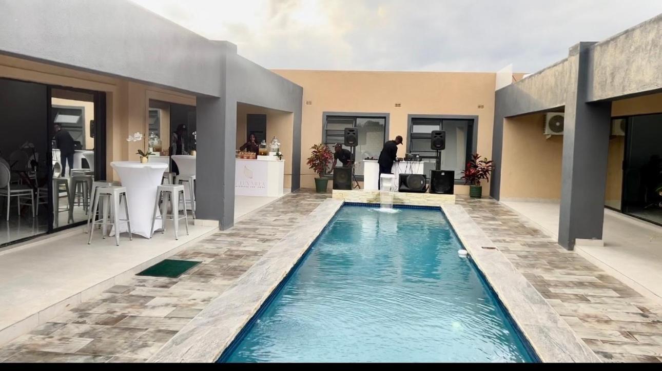 De Lux Villa Bulawayo Eksteriør bilde
